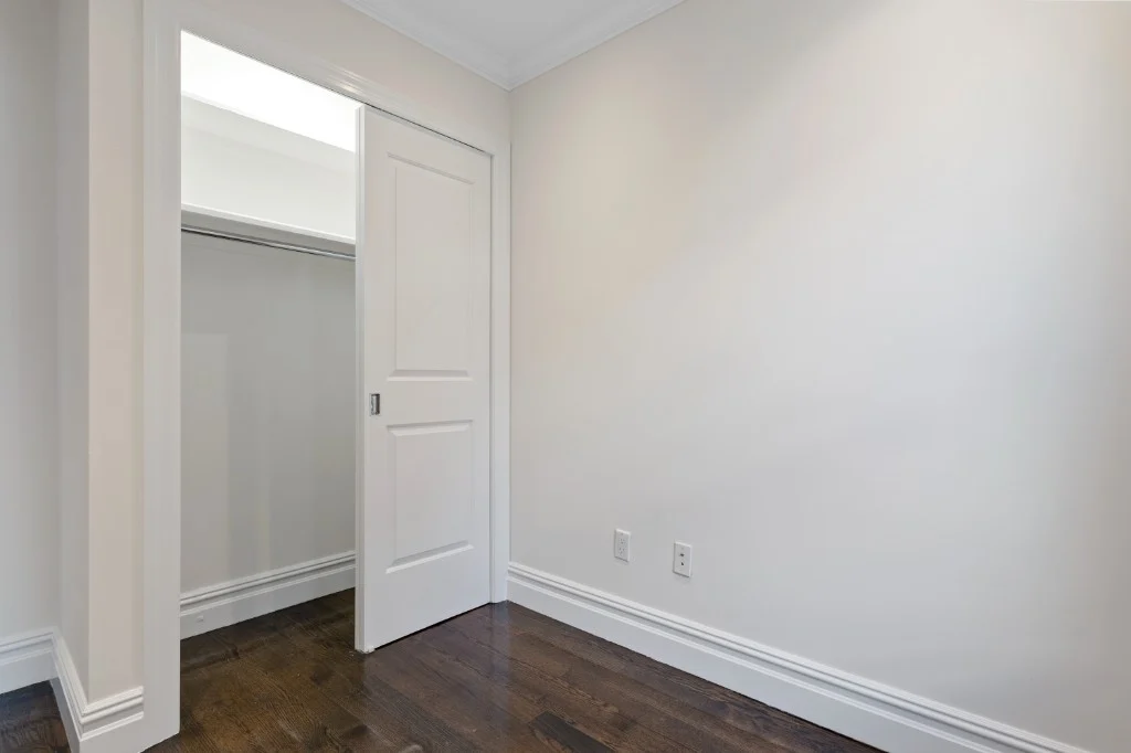 402 East 12th Street, photo 5