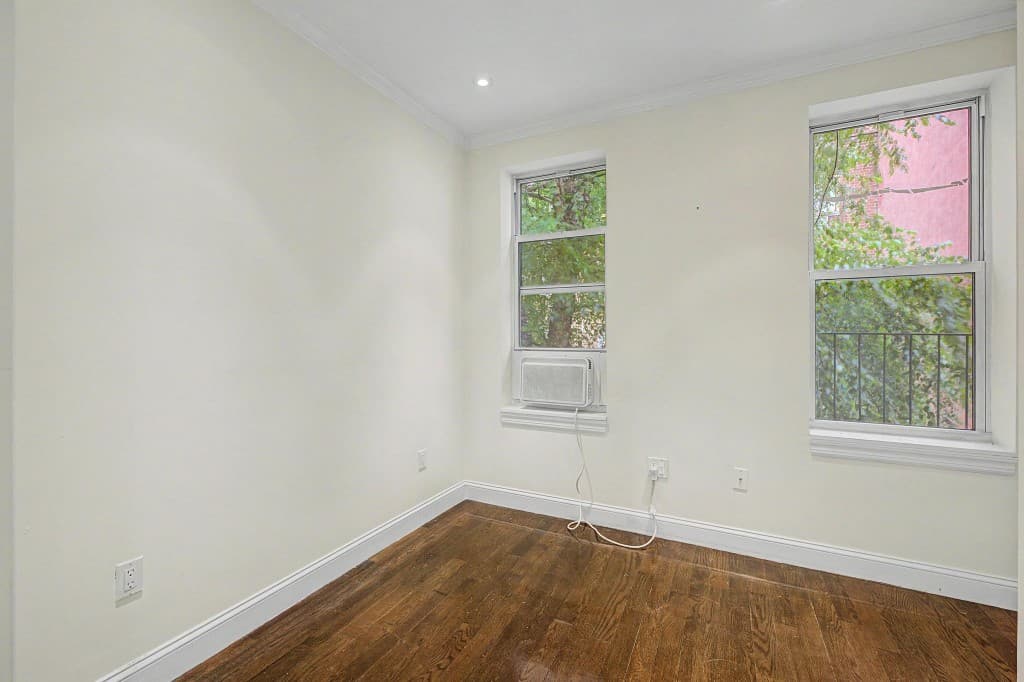 192 East 3rd Street, photo 4