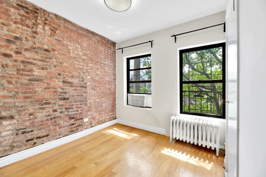 98 Christopher Street, photo 3