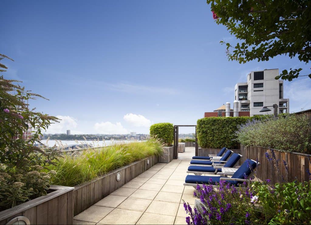 535 West 23rd Street, photo 2