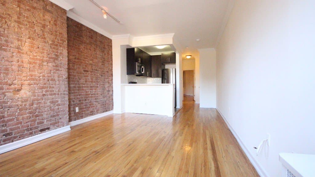 906 Amsterdam Avenue, photo 3