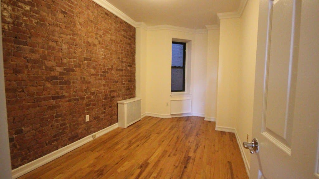 906 Amsterdam Avenue, photo 4