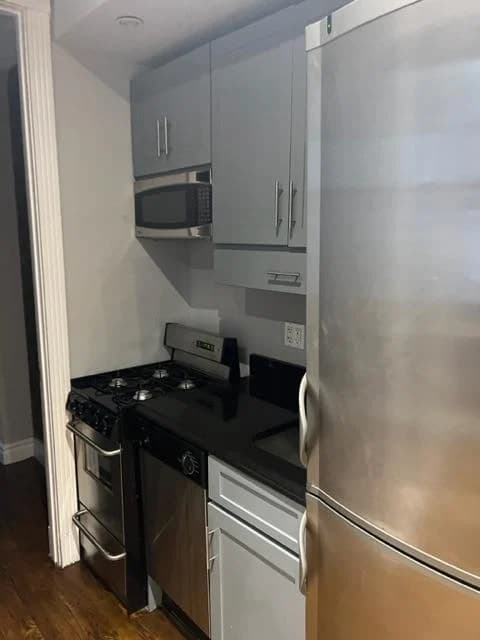 416 E 13TH ST., photo 4