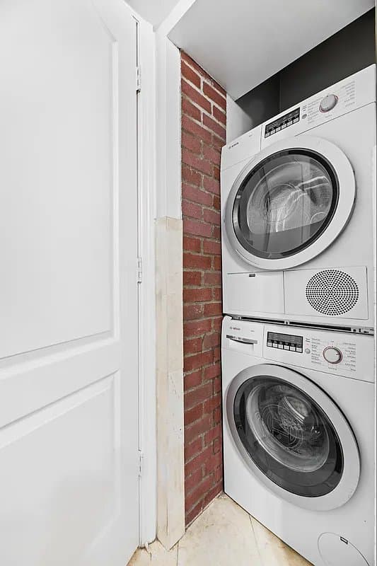224 East 11th Street, photo 3