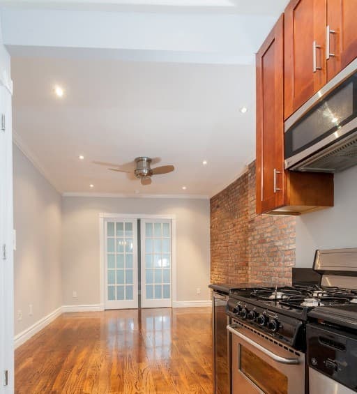 380 East 10th Street, photo 4