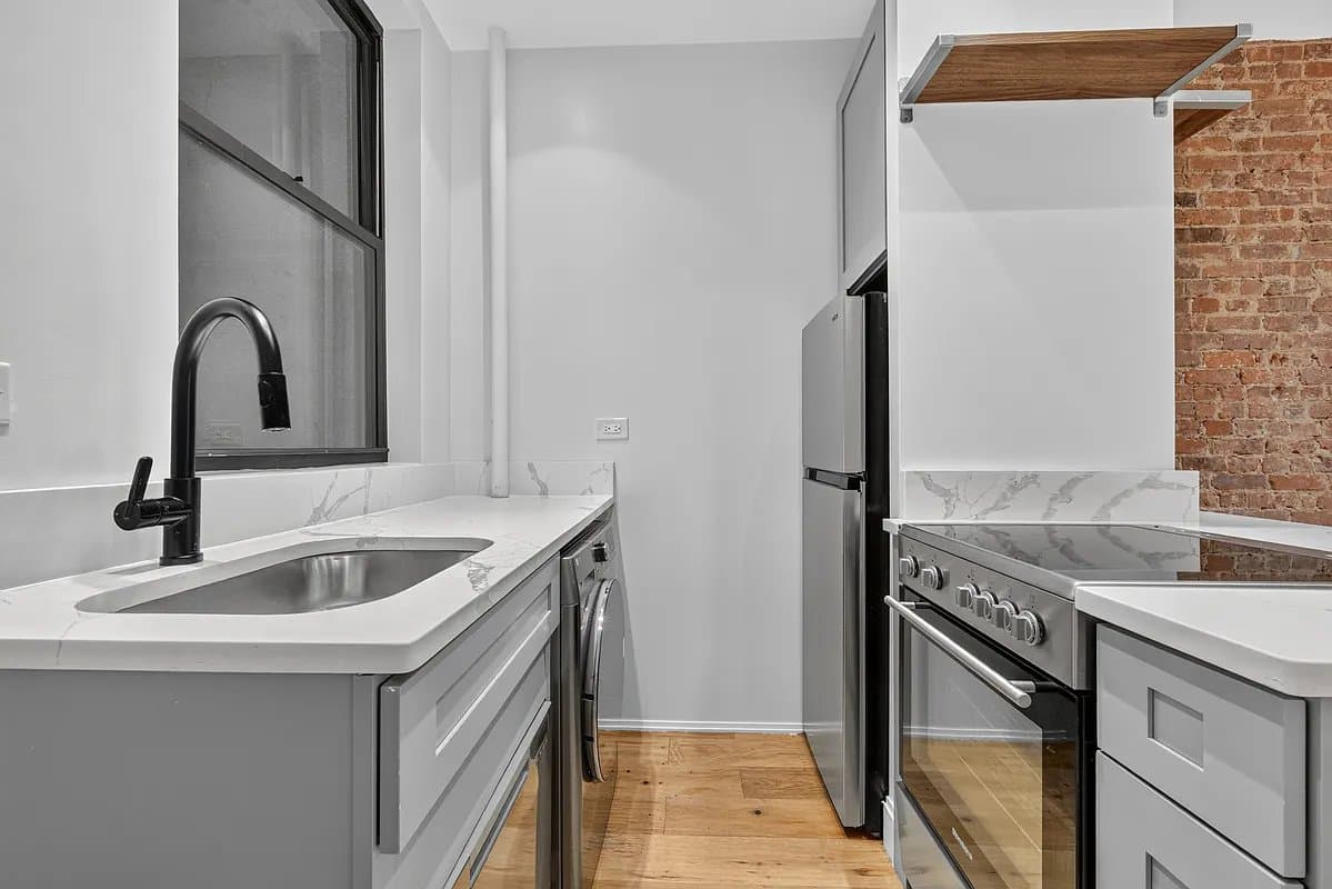347 East 5th Street, photo 4