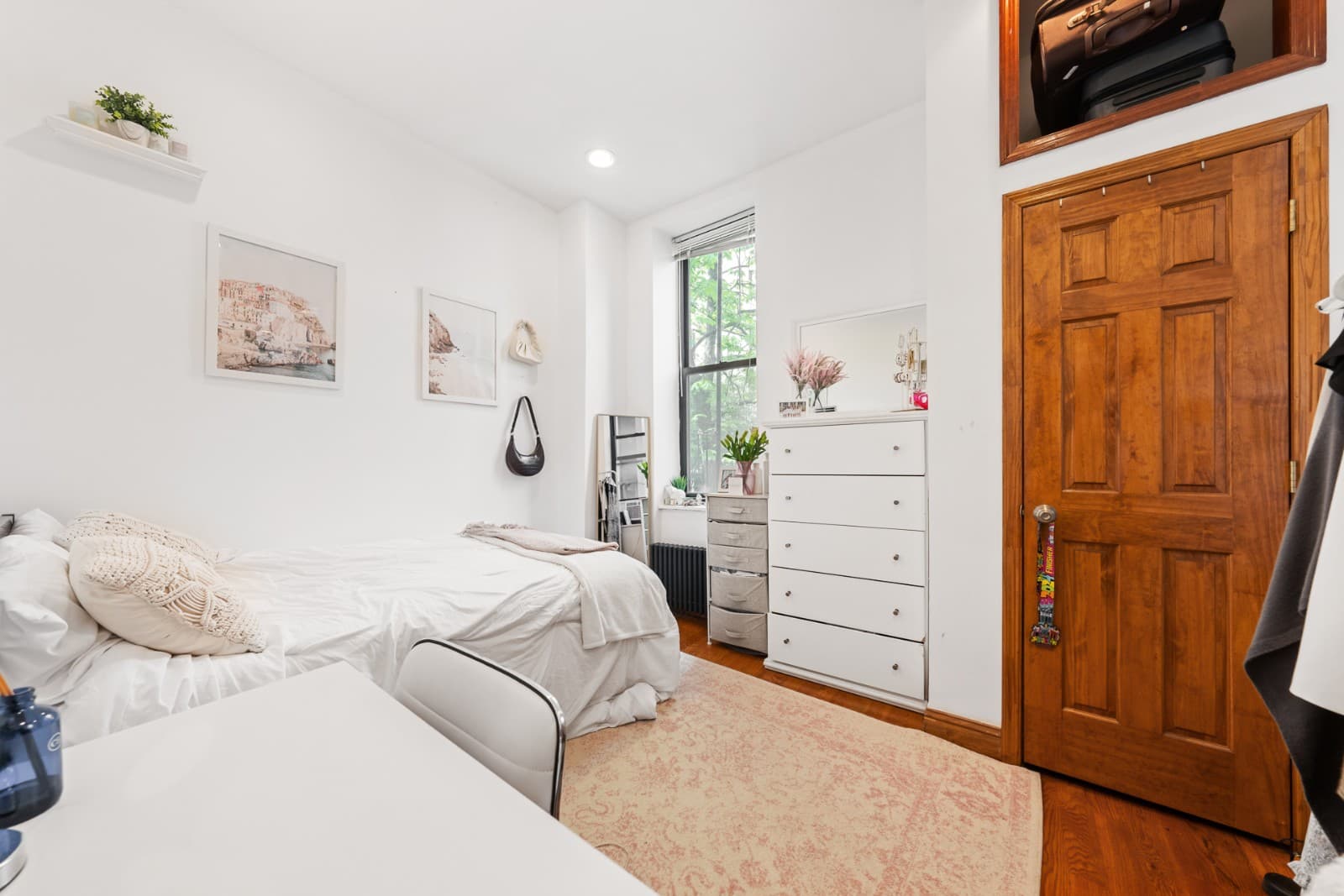 321 East 14th Street, photo 4