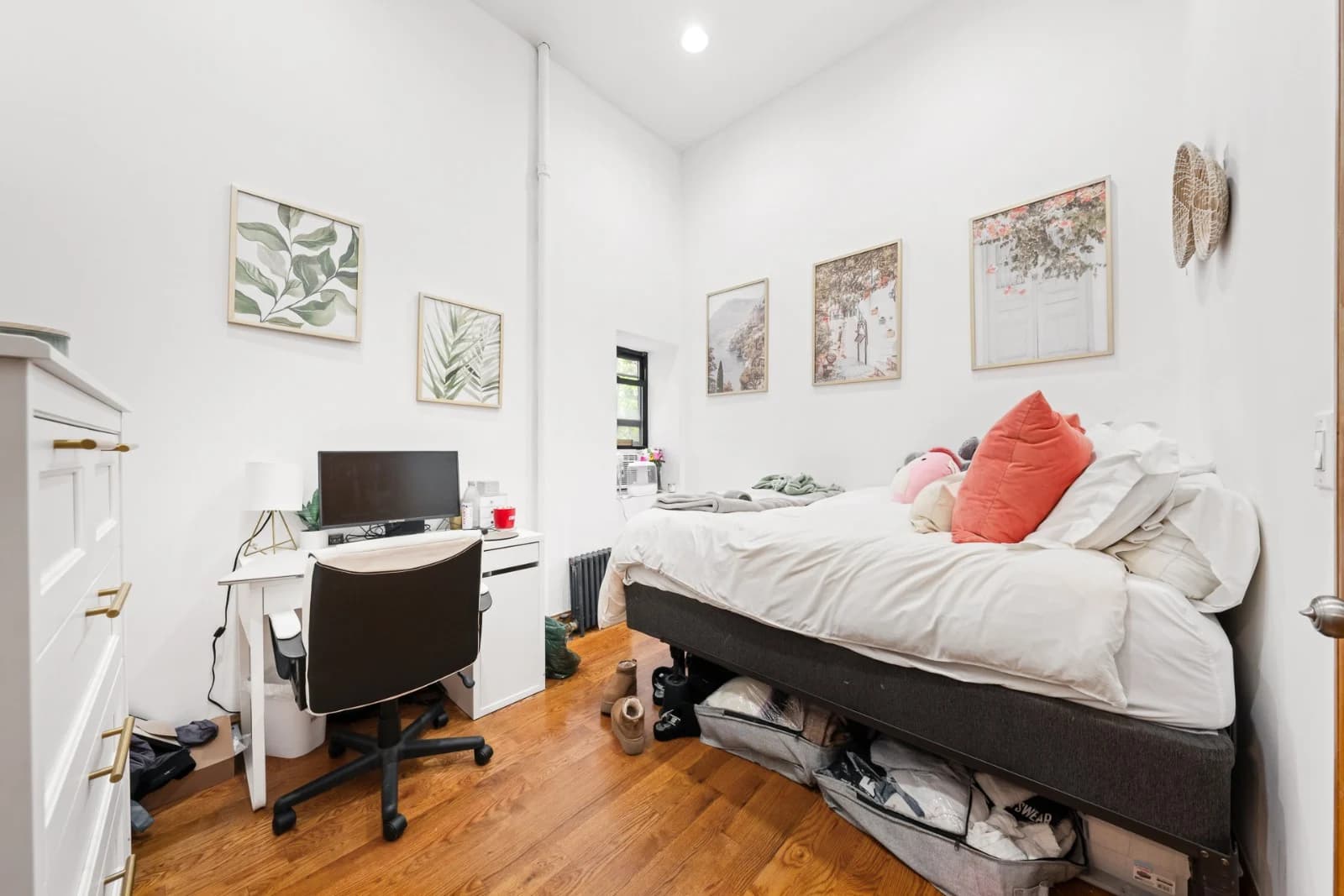321 East 14th Street, photo 5