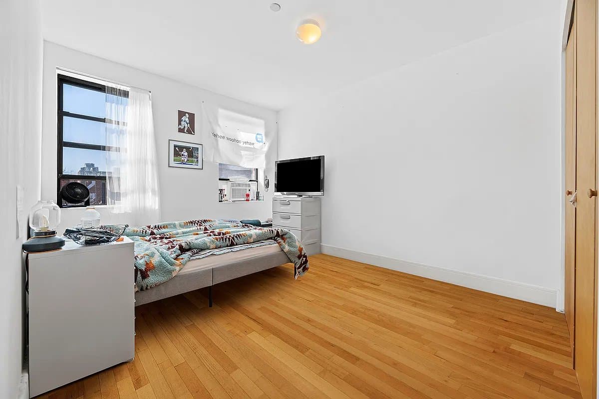 193 East 4th Street, photo 3