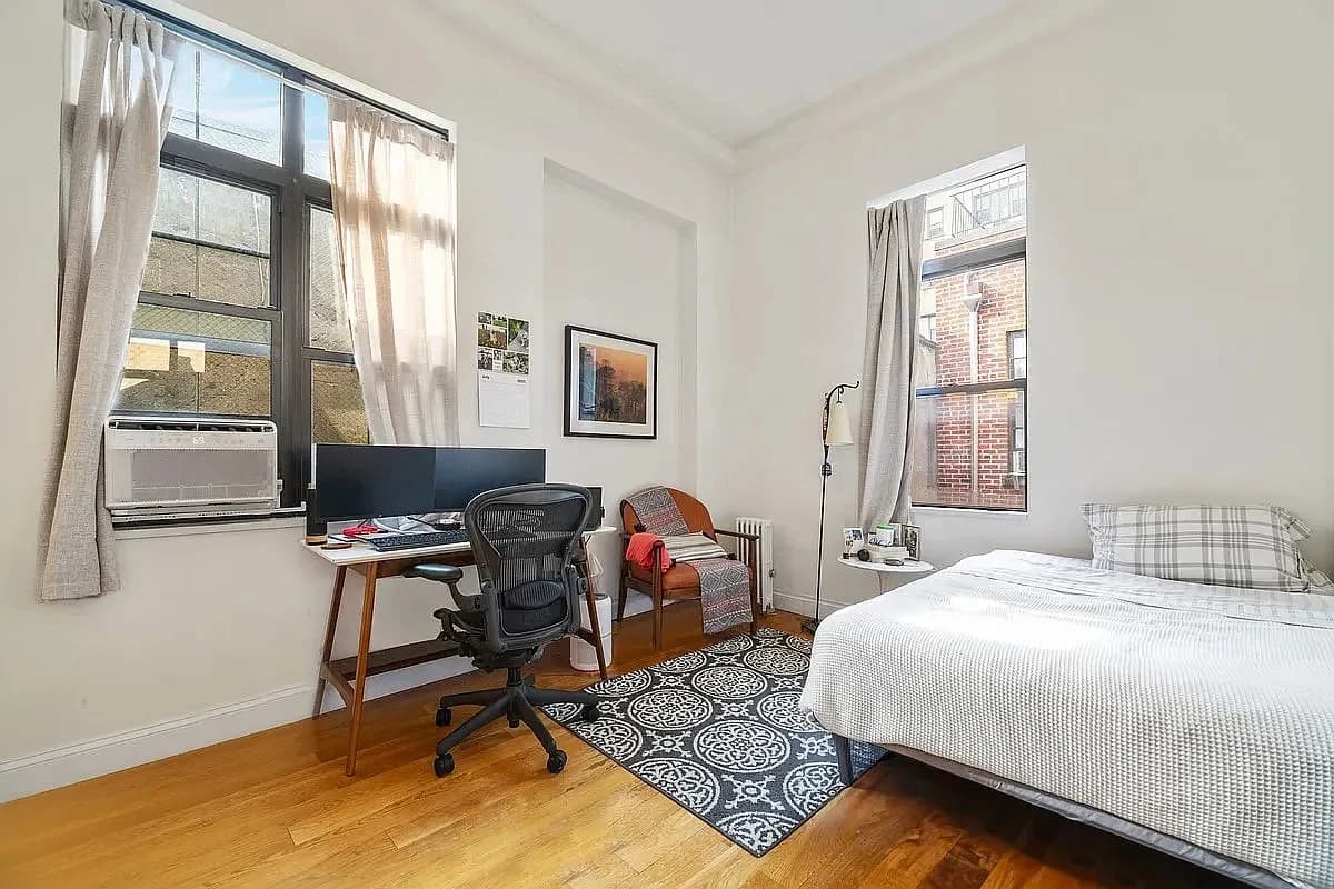 231 East 14th Street, photo 2