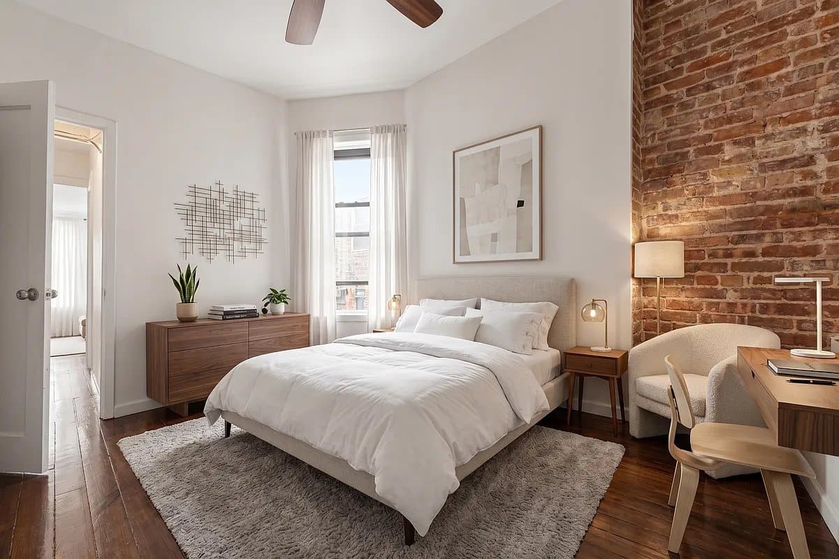 318 West 36th Street, photo 2