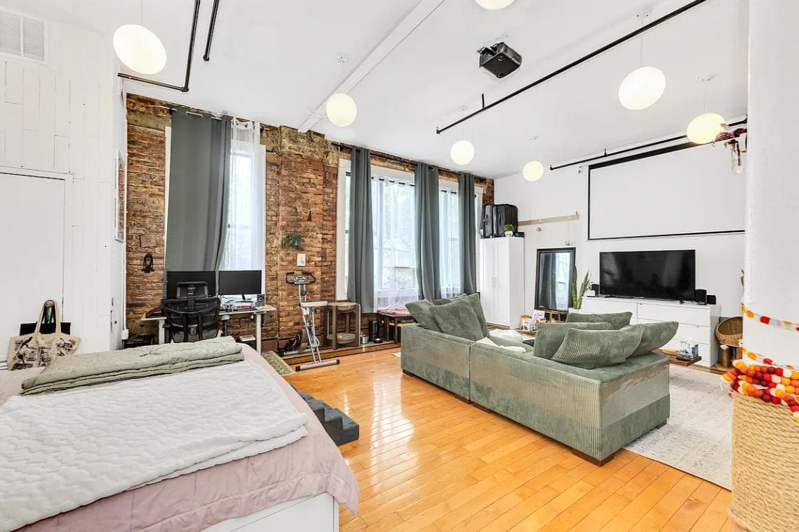 308 Graham Avenue, photo 2