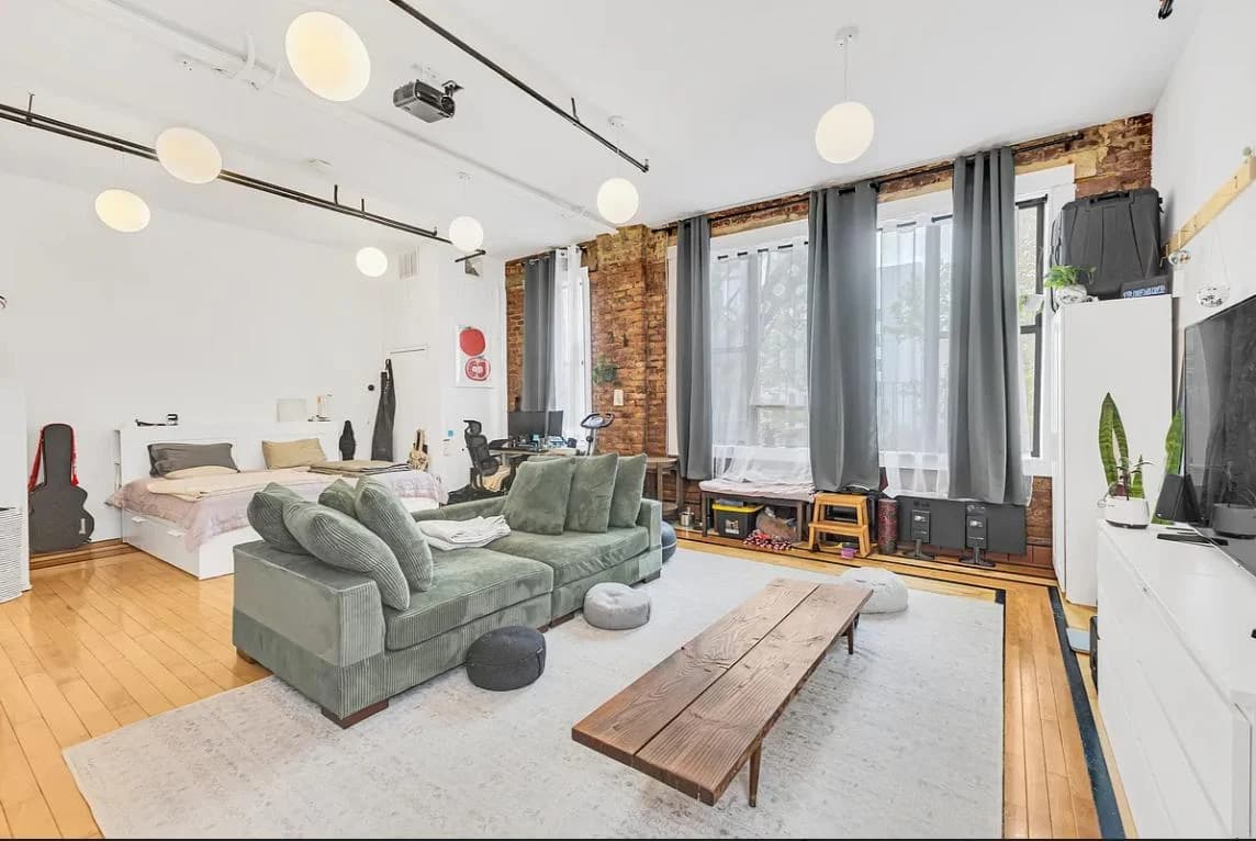 308 Graham Avenue, photo 4