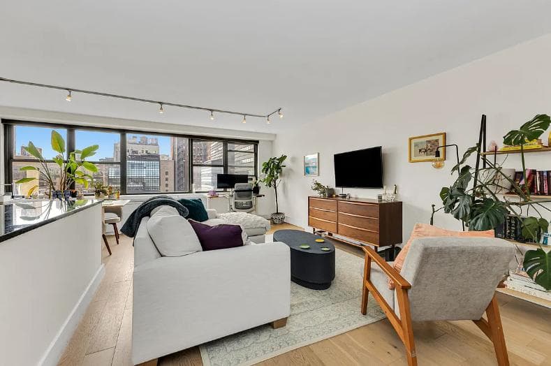 1 Bed apartment at 7 East 14th Street, Unit 1409, Union Square