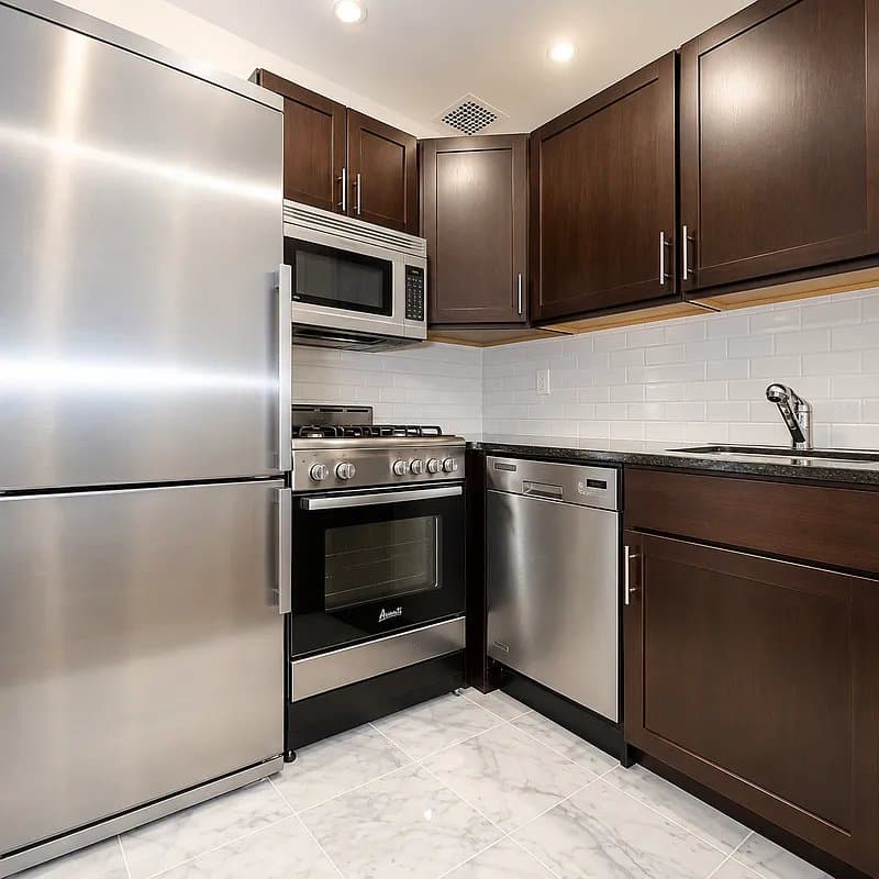 324 West 14th Street, photo 4