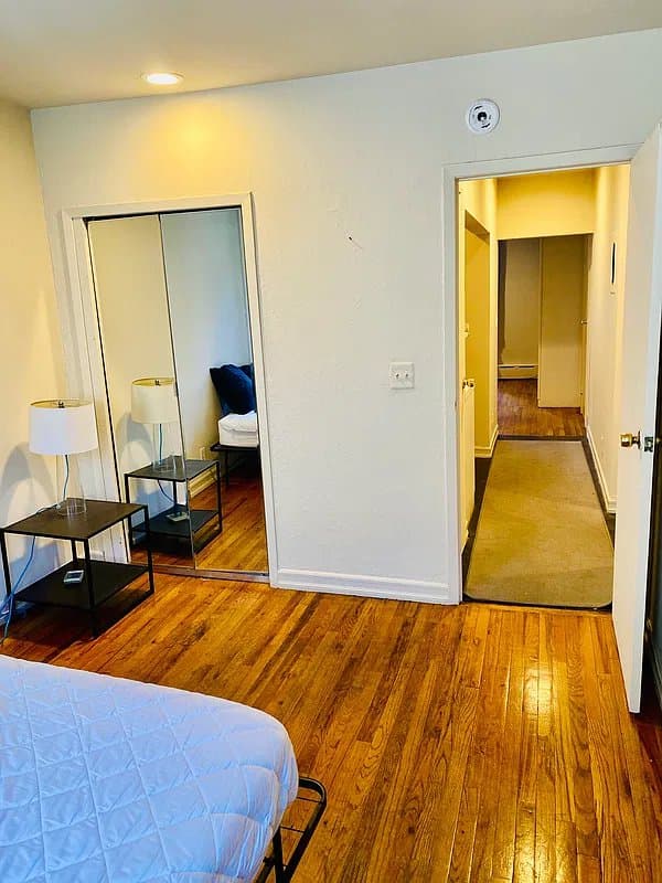 606 Ninth Avenue, photo 2